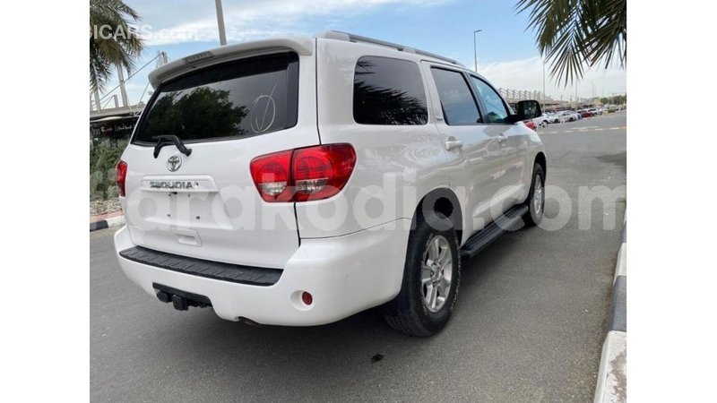 Big with watermark toyota sequoia diana import dubai 5798