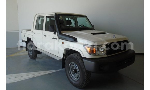 Buy Import Toyota Land Cruiser White Car in Import - Dubai in Diana Buy Import Toyota Land Cruiser White Car in Import - Dubai in Diana