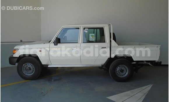 Buy Import Toyota Land Cruiser White Car in Import - Dubai in Diana Buy Import Toyota Land Cruiser White Car in Import - Dubai in Diana