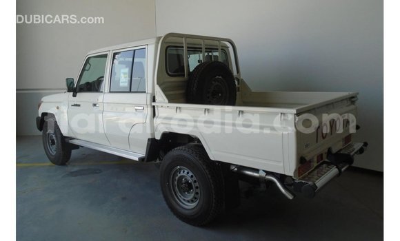 Buy Import Toyota Land Cruiser White Car in Import - Dubai in Diana Buy Import Toyota Land Cruiser White Car in Import - Dubai in Diana