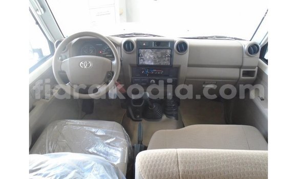 Buy Import Toyota Land Cruiser White Car in Import - Dubai in Diana Buy Import Toyota Land Cruiser White Car in Import - Dubai in Diana