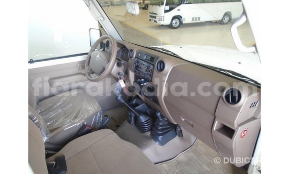 Buy Import Toyota Land Cruiser White Car in Import - Dubai in Diana Buy Import Toyota Land Cruiser White Car in Import - Dubai in Diana