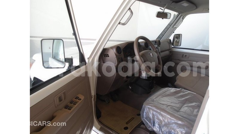 Big with watermark toyota land cruiser diana import dubai 5800