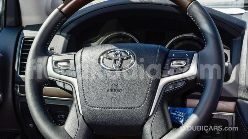 Big with watermark toyota land cruiser diana import dubai 5803