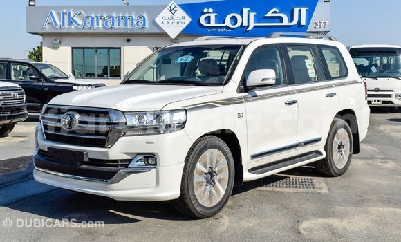 Acheter Import Voiture Toyota Land Cruiser Blanc à Import - Dubai, Diana Acheter Import Voiture Toyota Land Cruiser Blanc à Import - Dubai, Diana