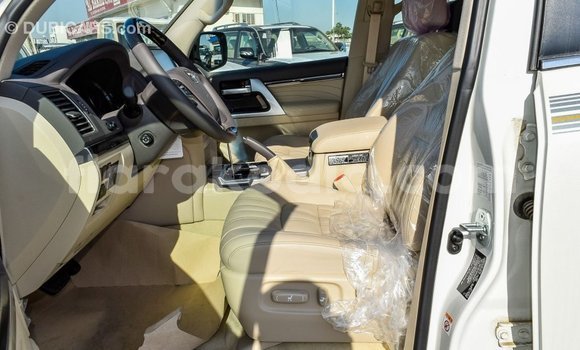 Acheter Import Voiture Toyota Land Cruiser Blanc à Import - Dubai, Diana Acheter Import Voiture Toyota Land Cruiser Blanc à Import - Dubai, Diana