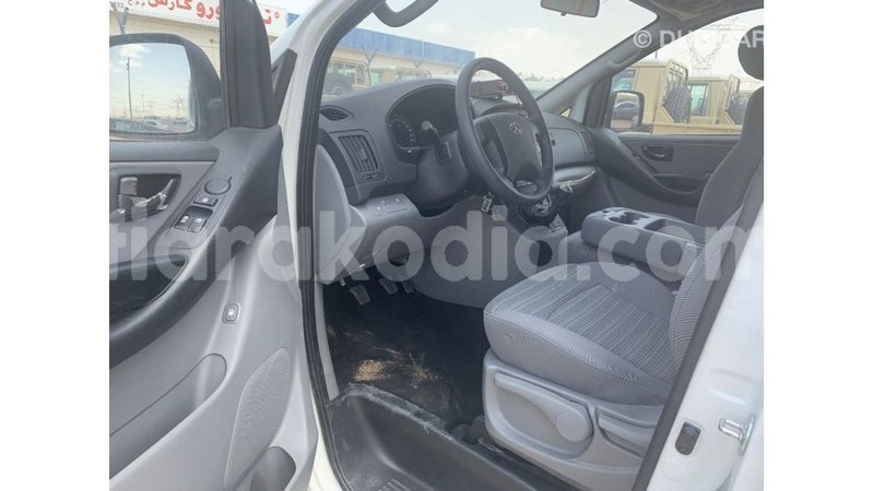 Big with watermark hyundai accent diana import dubai 5805