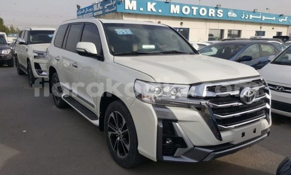 Acheter Import Voiture Toyota Land Cruiser Blanc à Import - Dubai, Diana Acheter Import Voiture Toyota Land Cruiser Blanc à Import - Dubai, Diana
