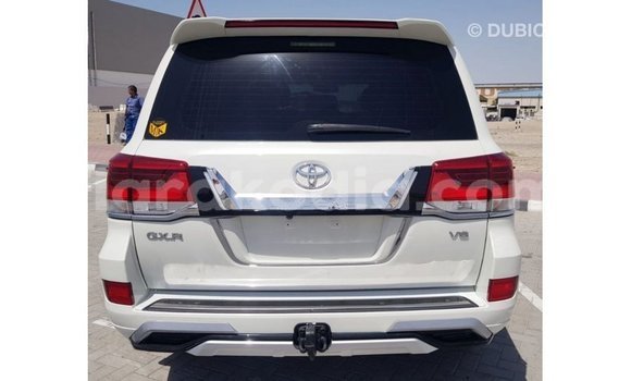 Acheter Import Voiture Toyota Land Cruiser Blanc à Import - Dubai, Diana Acheter Import Voiture Toyota Land Cruiser Blanc à Import - Dubai, Diana