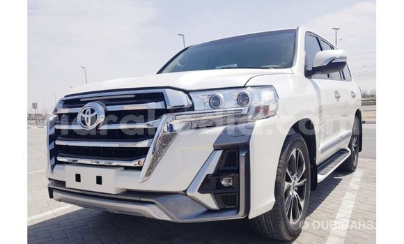 Acheter Import Voiture Toyota Land Cruiser Blanc à Import - Dubai, Diana Acheter Import Voiture Toyota Land Cruiser Blanc à Import - Dubai, Diana