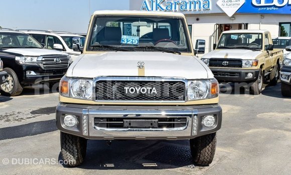 Acheter Import Voiture Toyota Land Cruiser Beige à Import - Dubai, Diana Acheter Import Voiture Toyota Land Cruiser Beige à Import - Dubai, Diana