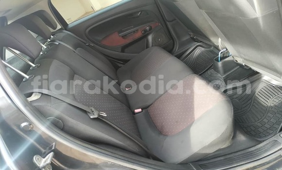 Hividy Fiat Punto Black Car in Antananarivo in Analamanga Hividy Fiat Punto Black Car in Antananarivo in Analamanga