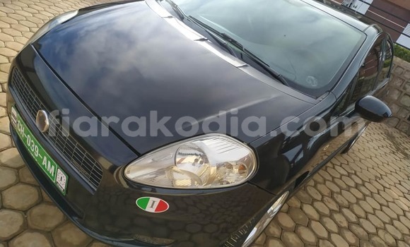 Hividy Fiat Punto Black Car in Antananarivo in Analamanga Hividy Fiat Punto Black Car in Antananarivo in Analamanga