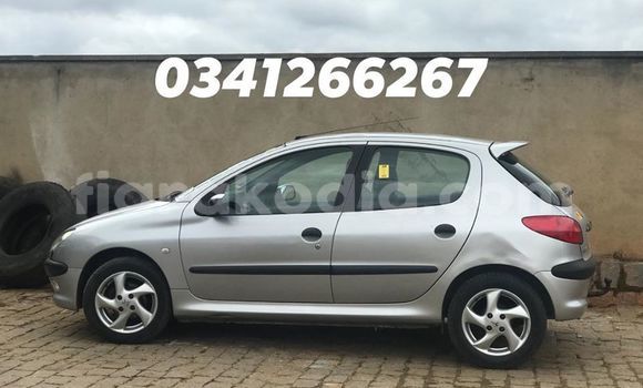 Hividy Peugeot 206 Silver Car in Antananarivo in Analamanga Hividy Peugeot 206 Silver Car in Antananarivo in Analamanga