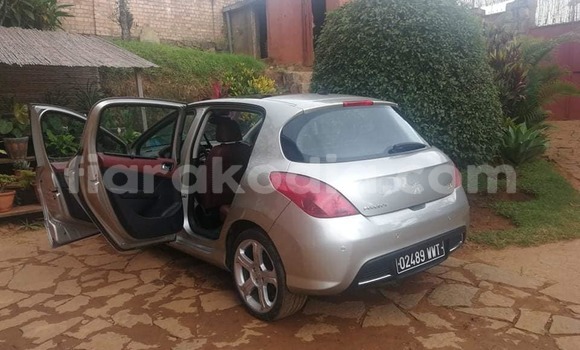 Hividy Peugeot 308 Silver Car in Antananarivo in Analamanga Hividy Peugeot 308 Silver Car in Antananarivo in Analamanga