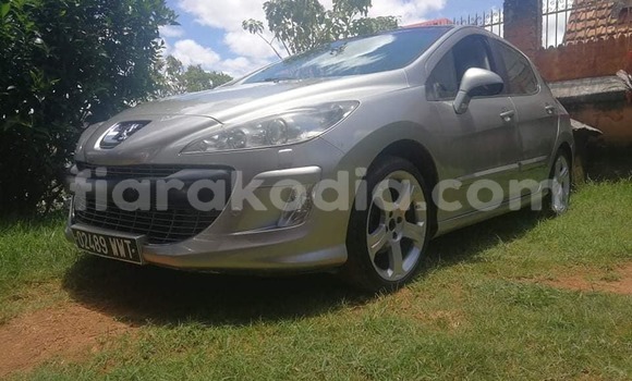 Hividy Peugeot 308 Silver Car in Antananarivo in Analamanga Hividy Peugeot 308 Silver Car in Antananarivo in Analamanga