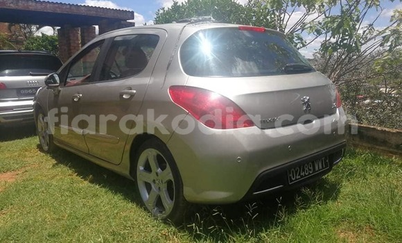 Hividy Peugeot 308 Silver Car in Antananarivo in Analamanga Hividy Peugeot 308 Silver Car in Antananarivo in Analamanga