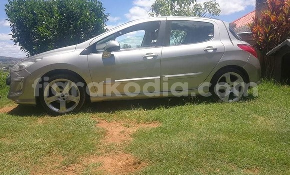 Hividy Peugeot 308 Silver Car in Antananarivo in Analamanga Hividy Peugeot 308 Silver Car in Antananarivo in Analamanga