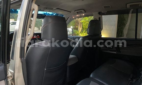 Hividy Mitsubishi Pajero beige Car in Antananarivo in Analamanga Hividy Mitsubishi Pajero beige Car in Antananarivo in Analamanga