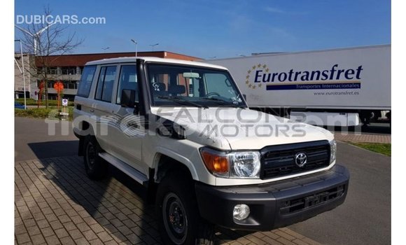 Acheter Import Voiture Toyota Land Cruiser Blanc à Import - Dubai, Diana Acheter Import Voiture Toyota Land Cruiser Blanc à Import - Dubai, Diana