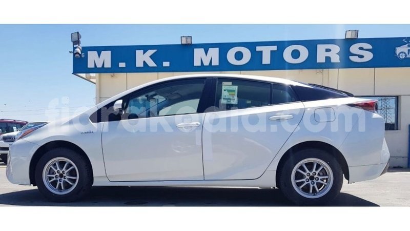 Big with watermark toyota prius diana import dubai 5844