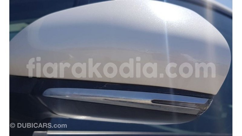 Big with watermark toyota prius diana import dubai 5844