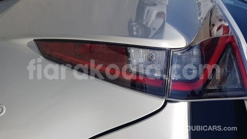 Big with watermark toyota prius diana import dubai 5844