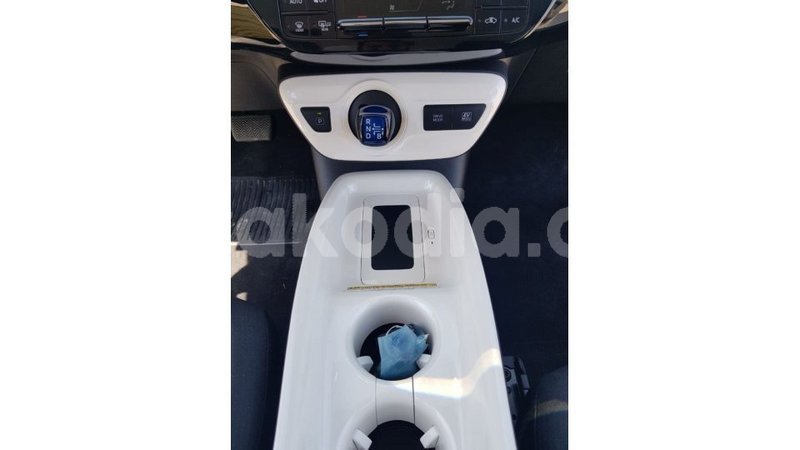 Big with watermark toyota prius diana import dubai 5844