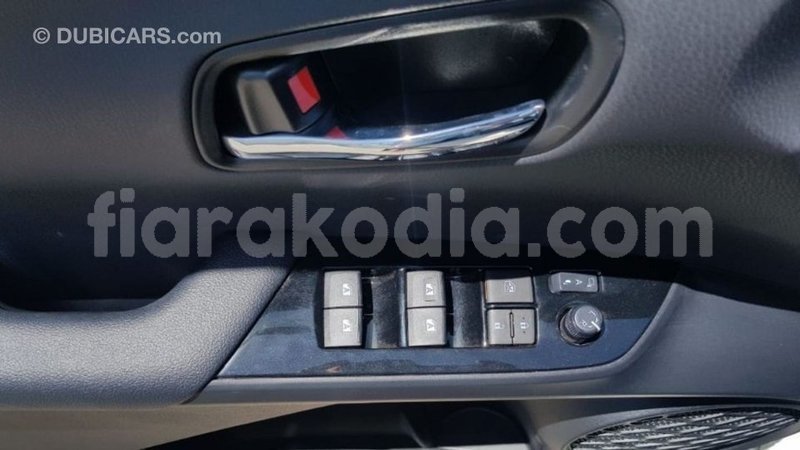 Big with watermark toyota prius diana import dubai 5844