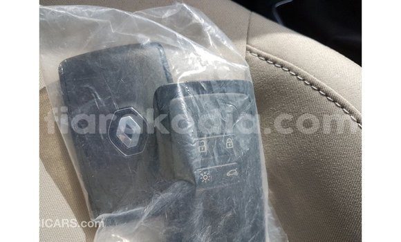 Hividy Renault 19 Green Car in Import - Dubai in Diana Hividy Renault 19 Green Car in Import - Dubai in Diana