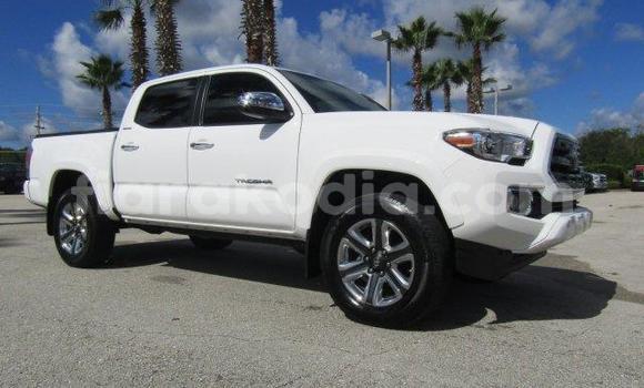 Acheter Occasion Voiture Toyota Tacoma Blanc à Ambatondrazaka au Alaotra-Mangoro Acheter Occasion Voiture Toyota Tacoma Blanc à Ambatondrazaka au Alaotra-Mangoro