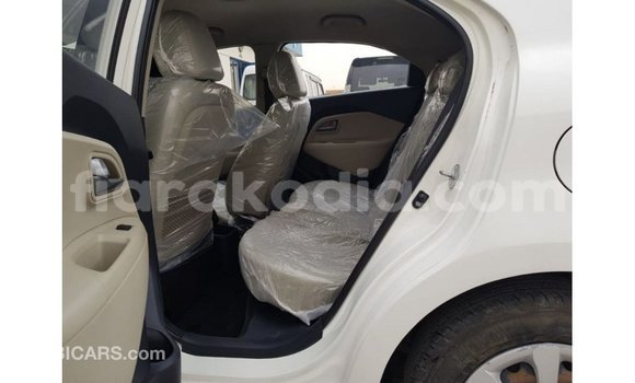 Hividy Kia Rio fotsy Car in Import - Dubai in Diana Hividy Kia Rio fotsy Car in Import - Dubai in Diana
