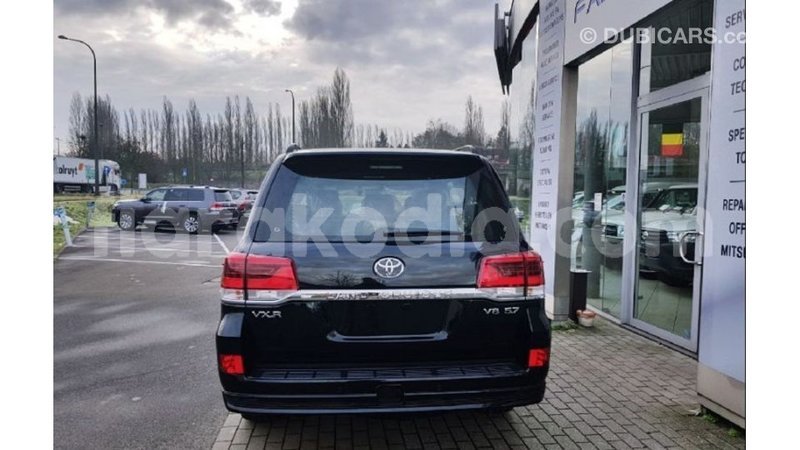Big with watermark toyota land cruiser diana import dubai 5869