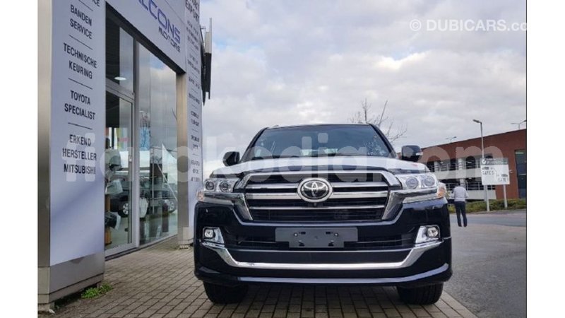 Big with watermark toyota land cruiser diana import dubai 5869