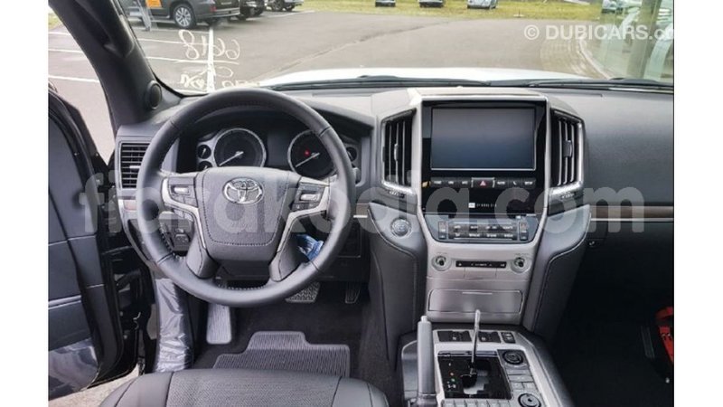 Big with watermark toyota land cruiser diana import dubai 5869