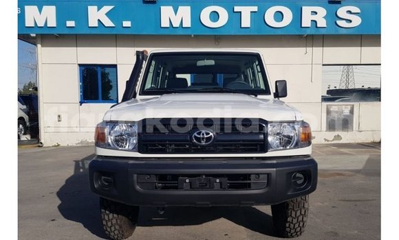 Hividy Toyota Land Cruiser fotsy Car in Import - Dubai in Diana Hividy Toyota Land Cruiser fotsy Car in Import - Dubai in Diana