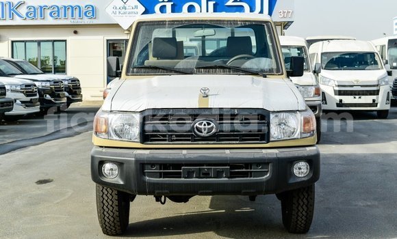 Acheter Import Voiture Toyota Land Cruiser Beige à Import - Dubai, Diana Acheter Import Voiture Toyota Land Cruiser Beige à Import - Dubai, Diana