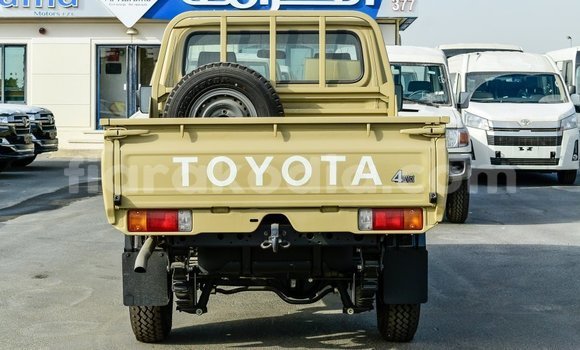 Acheter Import Voiture Toyota Land Cruiser Beige à Import - Dubai, Diana Acheter Import Voiture Toyota Land Cruiser Beige à Import - Dubai, Diana