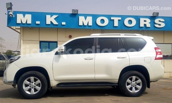 Hividy Toyota Land Cruiser fotsy Car in Import - Dubai in Diana Hividy Toyota Land Cruiser fotsy Car in Import - Dubai in Diana