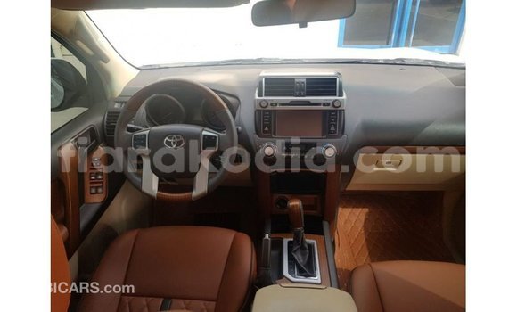 Hividy Toyota Land Cruiser fotsy Car in Import - Dubai in Diana Hividy Toyota Land Cruiser fotsy Car in Import - Dubai in Diana