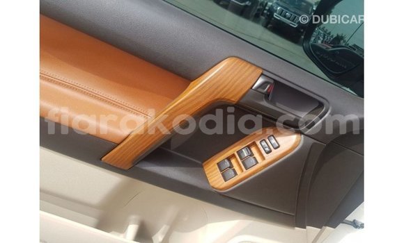 Hividy Toyota Land Cruiser fotsy Car in Import - Dubai in Diana Hividy Toyota Land Cruiser fotsy Car in Import - Dubai in Diana