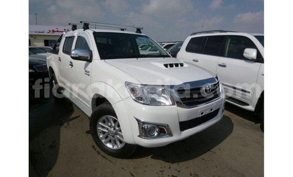 Acheter Import Voiture Toyota Hilux Blanc à Import - Dubai, Diana Acheter Import Voiture Toyota Hilux Blanc à Import - Dubai, Diana