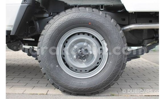Hividy Toyota Land Cruiser fotsy Car in Import - Dubai in Diana Hividy Toyota Land Cruiser fotsy Car in Import - Dubai in Diana