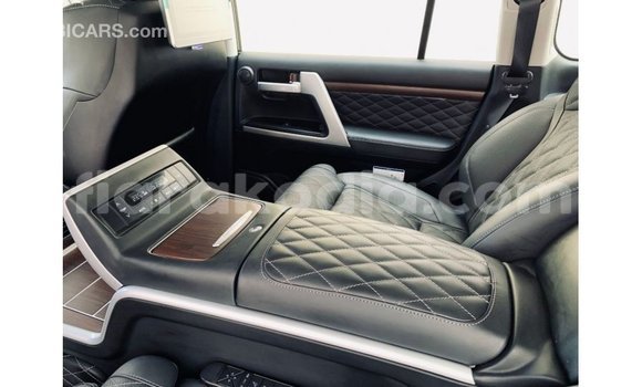 Acheter Import Voiture Toyota Land Cruiser Noir à Import - Dubai, Diana Acheter Import Voiture Toyota Land Cruiser Noir à Import - Dubai, Diana