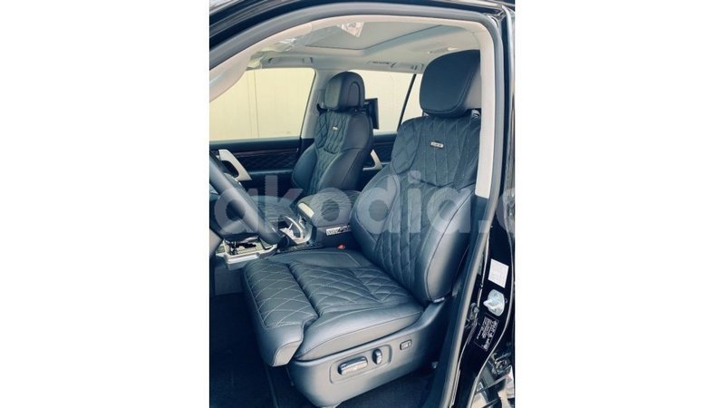 Big with watermark toyota land cruiser diana import dubai 5919