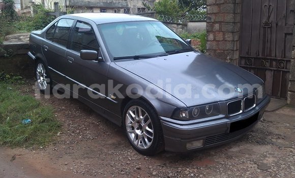 Acheter Occasion Voiture BMW 3–Series Gris à Antananarivo, Analamanga Acheter Occasion Voiture BMW 3–Series Gris à Antananarivo, Analamanga