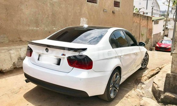 Acheter Occasion Voiture BMW 3–Series Blanc à Antananarivo, Analamanga Acheter Occasion Voiture BMW 3–Series Blanc à Antananarivo, Analamanga