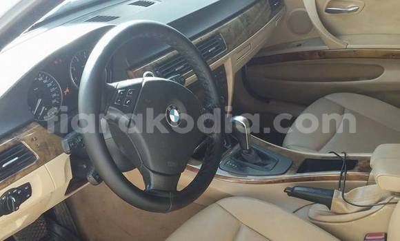 Acheter Occasion Voiture BMW 3–Series Blanc à Antananarivo, Analamanga Acheter Occasion Voiture BMW 3–Series Blanc à Antananarivo, Analamanga