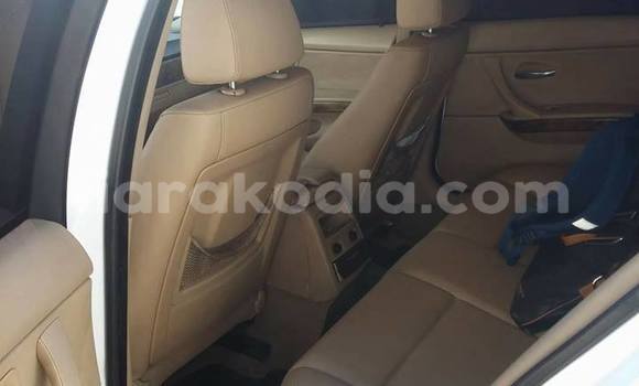 Acheter Occasion Voiture BMW 3–Series Blanc à Antananarivo, Analamanga Acheter Occasion Voiture BMW 3–Series Blanc à Antananarivo, Analamanga
