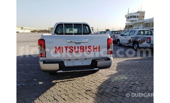 Acheter Import Voiture Mitsubishi L200 Blanc à Import - Dubai, Diana Acheter Import Voiture Mitsubishi L200 Blanc à Import - Dubai, Diana